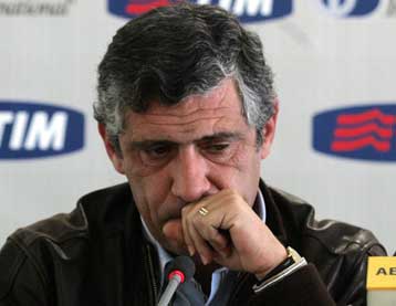 Η νίκη επί του ΠΑΟΚ δεν ισοδυναμεί με Champions League, θέλουμε 4Χ4, λέει ο Σάντος