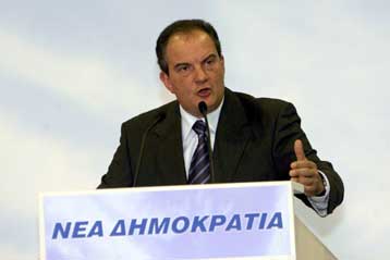 Επίθεση Καραμανλή στο ΠΑΣΟΚ και μήνυμα προς «αντάρτες»