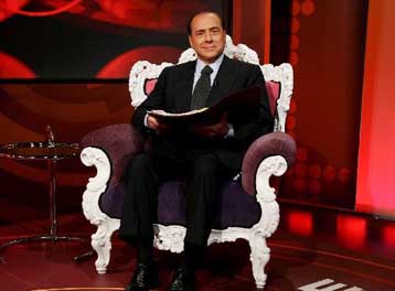 Αντίστροφη μέτρηση για τη μετωπική σύγκρουση Μπερλουσκόνι-Πρόντι στην Ιταλία