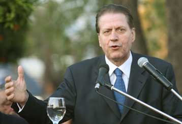 Περιπολίες για 500 αστυνομικούς και ειδικούς φρουρούς προανήγγειλε ο Β.Πολύδωρας