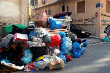 Συνεχίζεται τη Δευτέρα η απεργία των εργαζόμενων στην καθαριότητα