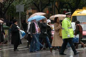 Όξινη βροχή «νέας γενιάς» προκαλούν οι κακοσυντηρημένοι καταλύτες στο Λεκανοπέδιο