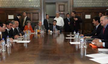 Τον κώδωνα του κινδύνου για τους καπνοπαραγωγούς κρούει το ΠΑΣΟΚ