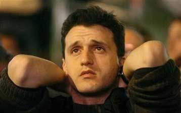 Παγωμένη η Ιταλία μπροστά στο θρίλερ των βουλευτικών εκλογών