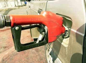 Στο ένα ευρώ η τιμή της αμόλυβδης βενζίνης, σύμφωνα με τα στοιχεία του ΥΠΑΝ