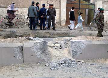 Έξι μαθητές νεκροί και 15 τραυματίες από έκρηξη πυραύλου σε σχολείο του Αφγανιστάν