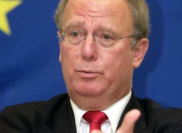 Νέα διορία δύο εβδομάδων από τις Βρυξέλλες για το «βασικό μέτοχο»