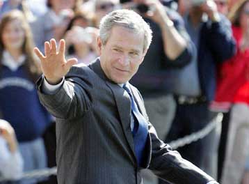 Στο ναδίρ όλων των εποχών η δημοτικότητα του Τζορτζ Ο.Μπους