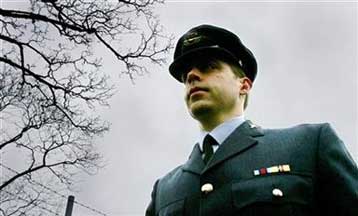 Σε στρατοδικείο Βρετανός υποσμηναγός που αρνήθηκε να πολεμήσει στο Ιράκ