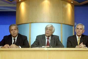 Δεν ανοίγει θέμα «Καποδίστρια» ή θέμα αποσχίσεων, διαβεβαιώνει η κυβέρνηση