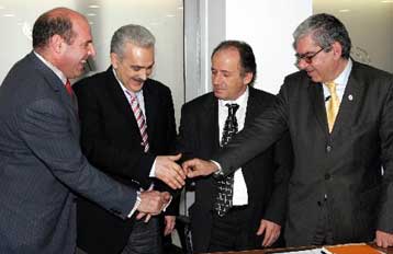 Ικανοποίηση σε ΓΣΕΕ και εργοδότες για την υπογραφή της εθνικής συλλογικής σύμβασης