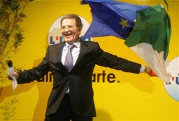 Για καθαρή νίκη μιλά ο Ρομάνο Πρόντι – Εκτεταμένη νοθεία καταγγέλλει ο Μπερλουσκόνι