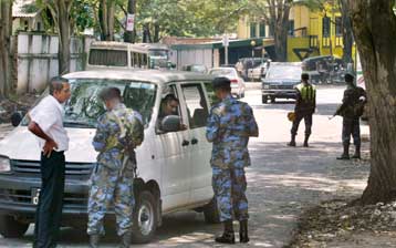 Χάος μετά από βομβιστική επίθεση στη Σρι Λάνκα με 14 νεκρούς