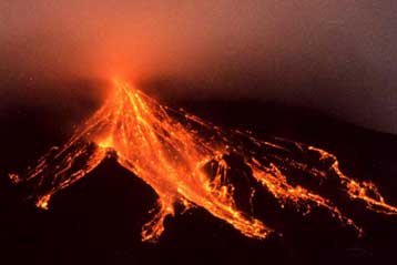 Συναγερμός στην Ιάβα για πιθανή έκρηξη ηφαιστείου