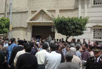 Επίθεση σε εκκλησία κοπτών στην Αίγυπτο με ένα νεκρό και δεκάδες τραυματίες