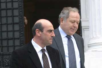 Νόμιμη η σύμβαση για το μηχάνημα των διαβατηρίων, απαντά ο Χρ.Μαρκογιαννάκης