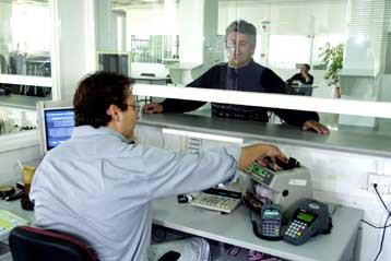 Σε τρεις δόσεις η έκπτωση φόρου για τις συγχωνεύσεις εταιρειών