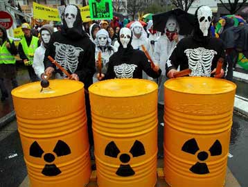 Διαδηλώσεις και χάπενινγκς στο Χερβούργο ενάντια στα πυρηνικά