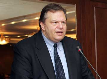 «Εσφαλμένη ανάλυση» των προβλημάτων της οικονομίας εντός ΠΑΣΟΚ βλέπει ο Ευ.Βενιζέλος