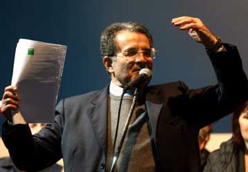 Υπέρ του «σκληρού πυρήνα» της ΕΕ τάσσεται ο Ρομάνο Πρόντι