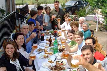 Επίθεση ΠΑΣΟΚ στην κυβέρνηση για τις τιμές στο πασχαλινό τραπέζι