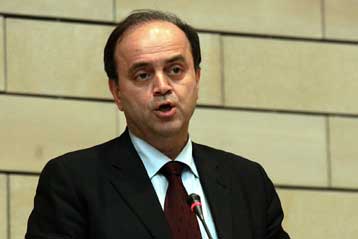 Παρέμβαση Τσιτουρίδη για την υπογραφή κλαδικής σύμβασης στις τράπεζες ζητά η ΟΤΟΕ