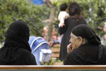 Ζουν περισσότερα χρόνια πλέον οι Έλληνες από ό,τι οι παλαιότερες γενιές