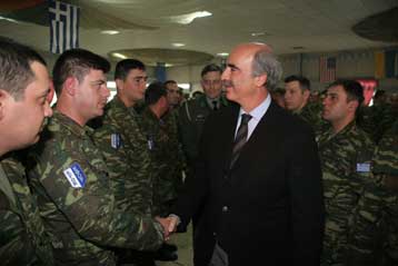 Την ελληνική ειρηνευτική δύναμη στο Κόσοβο επισκέφθηκε ο Ευ.Μεϊμαράκης