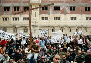 Πορεία διαμαρτυρίας των κοπτών της Αθήνας για τα επεισόδια στην Αίγυπτο