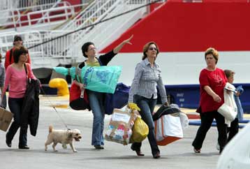 Τη δρομολόγηση κάποιων πλοίων μόνο το καλοκαίρι επιδιώκουν οι ακτοπλόοι