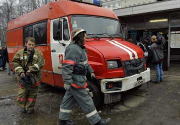 Έντεκα νεκροί και τέσσερις τραυματίες από πυρκαγιά σε κτίριο της Μόσχας