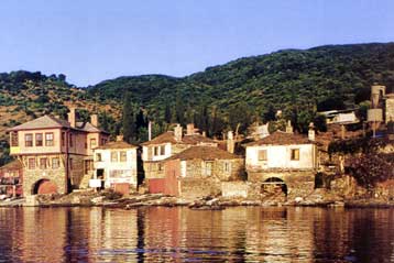 Ψαράδες απέκλεισαν τα λιμάνια Ουρανούπολης και Ιερισσού στο Αγιο Όρος