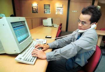 «Πρωτόγονη» χαρακτηρίζει την ελληνική αγορά τηλεπικοινωνιών η Kantor