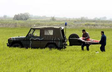 Σώοι οι πιλότοι φωτογραφικού Phantom που κατέπεσε στη στρατιωτική βάση της Λάρισας