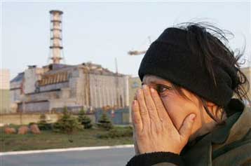 Είκοσι χρόνια μετά, το Τσερνόμπιλ ζει στο DNA των θυμάτων