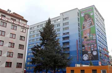 Εξοργισμένοι οι μουσουλμάνοι της Γερμανίας από αφίσα οίκου ανοχής