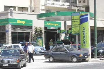 Σε αύξηση 5% του Ειδικού Φόρου Κατανάλωσης στα καύσιμα προχωρά το υπουργείο Οικονομίας