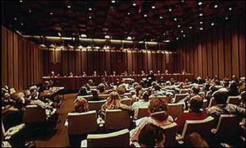 Δικαίωση Βρετανού που άλλαξε φύλο και πήρε σύνταξη νωρίτερα ως γυναίκα