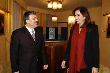 Στον απόηχο των δηλώσεων Ράις συναντώνται την Παρασκευή Μπακογιάννη – Γκιουλ