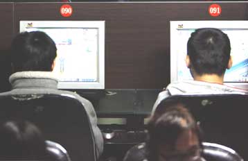 Στις ηλικίες 13-24 ετών οι Έλληνες «πρωταθλητές» στη χρήση του Διαδικτύου