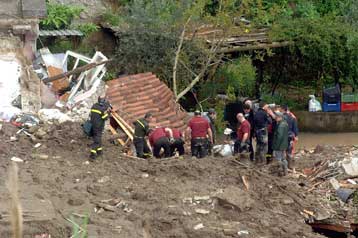 Τέσσερις νεκροί από κατολίσθηση στο νησί Ίσκια στη νότιο Ιταλία