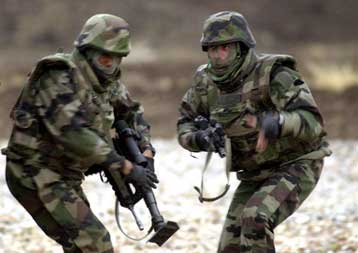 Συμφωνία ελεύθερης στρατιωτικής δράσης του ΝΑΤΟ στην Ελλάδα μετατρέπεται σε νόμο