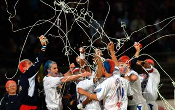 Στους ομίλους του Champions League η Μπορντό-Υποβιβάστηκαν Μετς, Αζαξιό, Στρασμπούρ