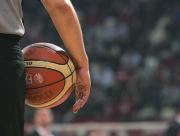 Πέφτει η αυλαία της κανονικής περιόδου με «μάχες» παραμονής και τέταρτης θέσης