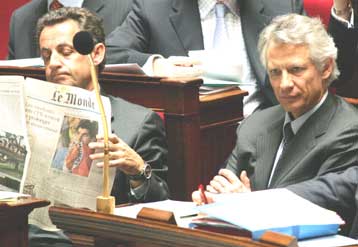 Αποκλείει την παραίτηση ο Ντε Βιλπέν λόγω της υπόθεσης δυσφήμησης του Σαρκοζί