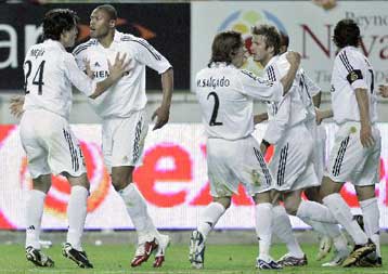 Κριτική ντι Στέφανο στη διοίκηση της Ρεάλ Μαδρίτης