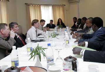 Κυβερνητικές υποχωρήσεις στις κρίσιμες διαπραγματεύσεις για την ειρήνη στο Νταρφούρ