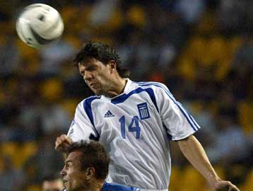 Με το σεντόνι στο χέρι Φύσσας και Χαρτς προς λύπην Κυργιάκου και Ρέιντζερς