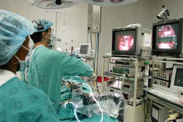 Χειρουργικές επεμβάσεις σε εσωτερικά όργανα τώρα και από το… στόμα