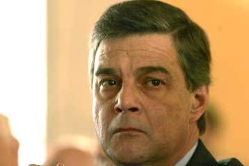 Αρνείται να ενημερώσει τη Βουλή για την εξαγορά της Finansbank ο Τ.Αράπογλου